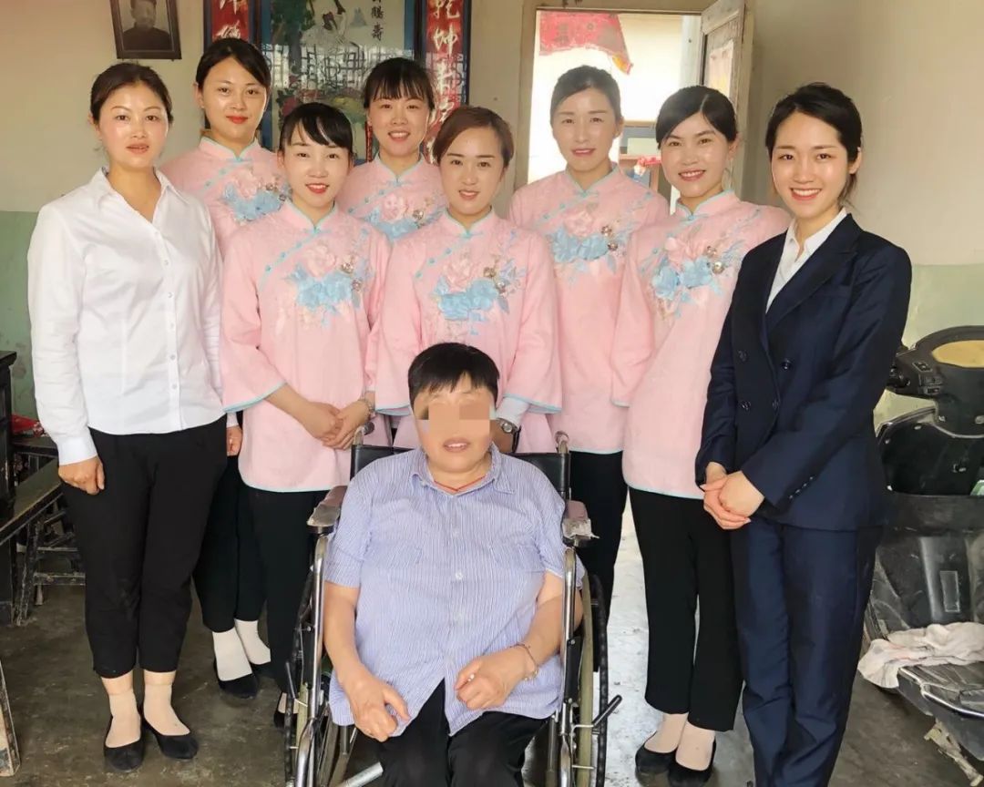 助殘日里船娘們包的餃子，溫暖了她的心